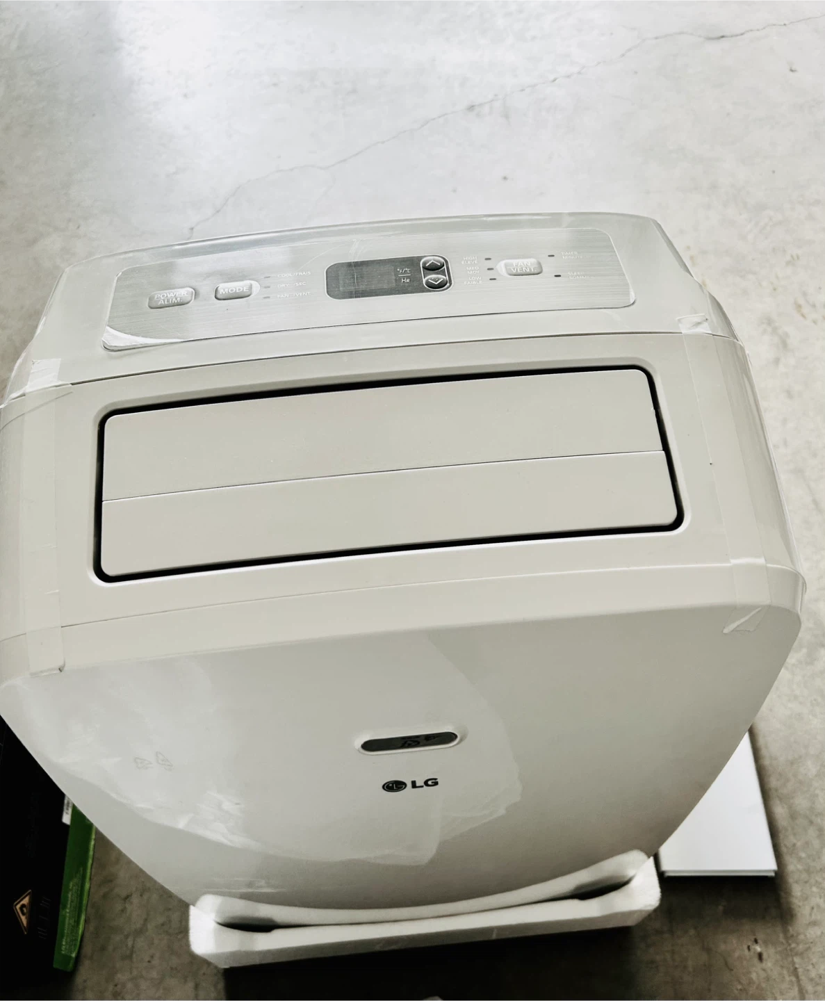 LG Portable Air Conditioner 10,000 BTU (like new) - photo 3