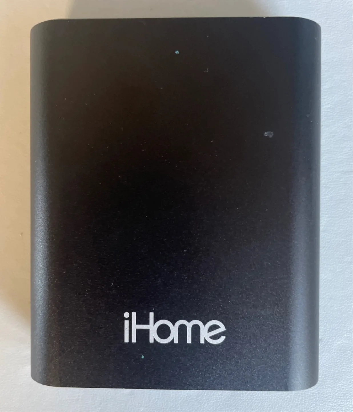 iHome 6000mAh Power Bank thumbnail