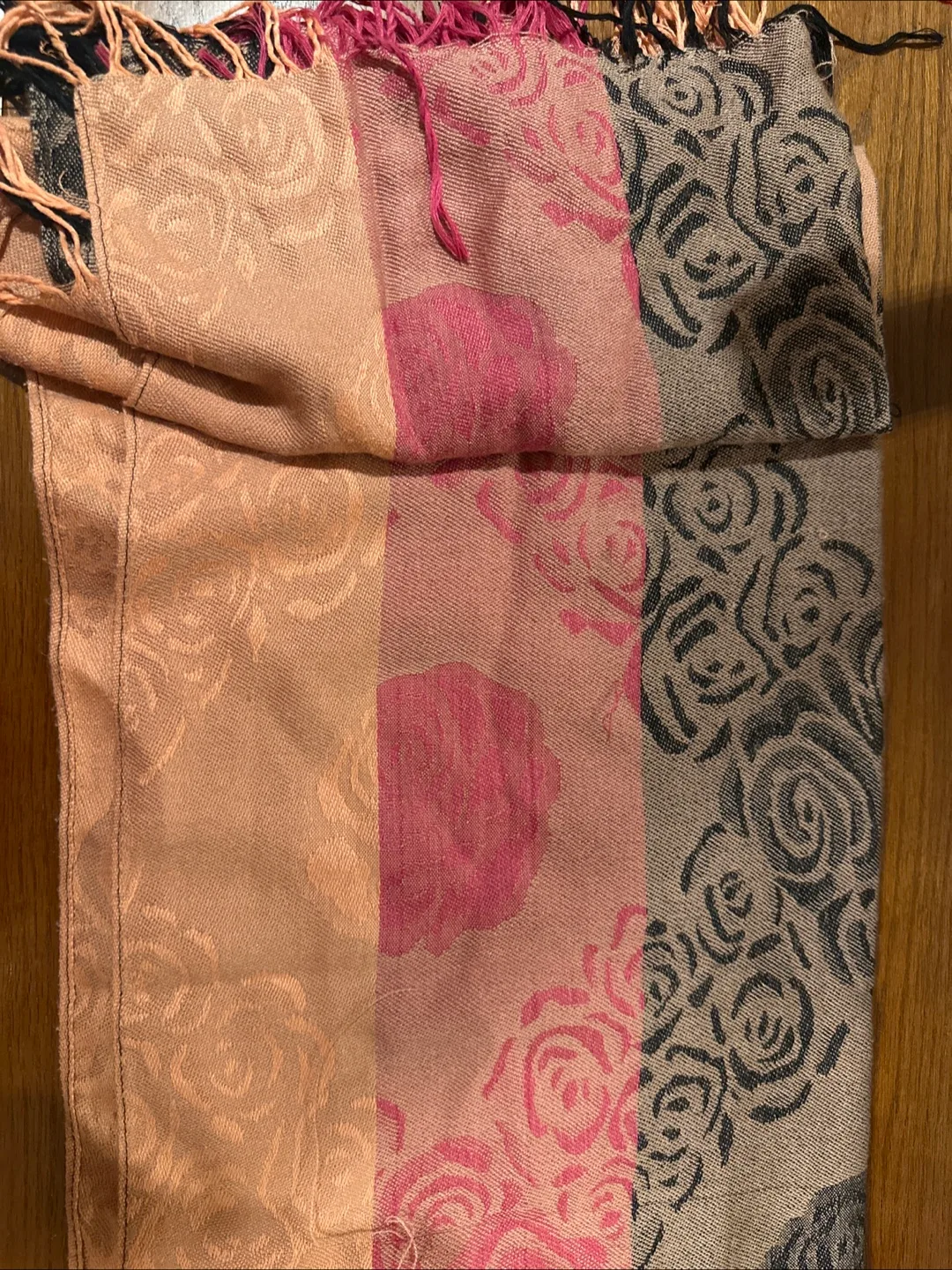 Floral Pattern Scarf thumbnail