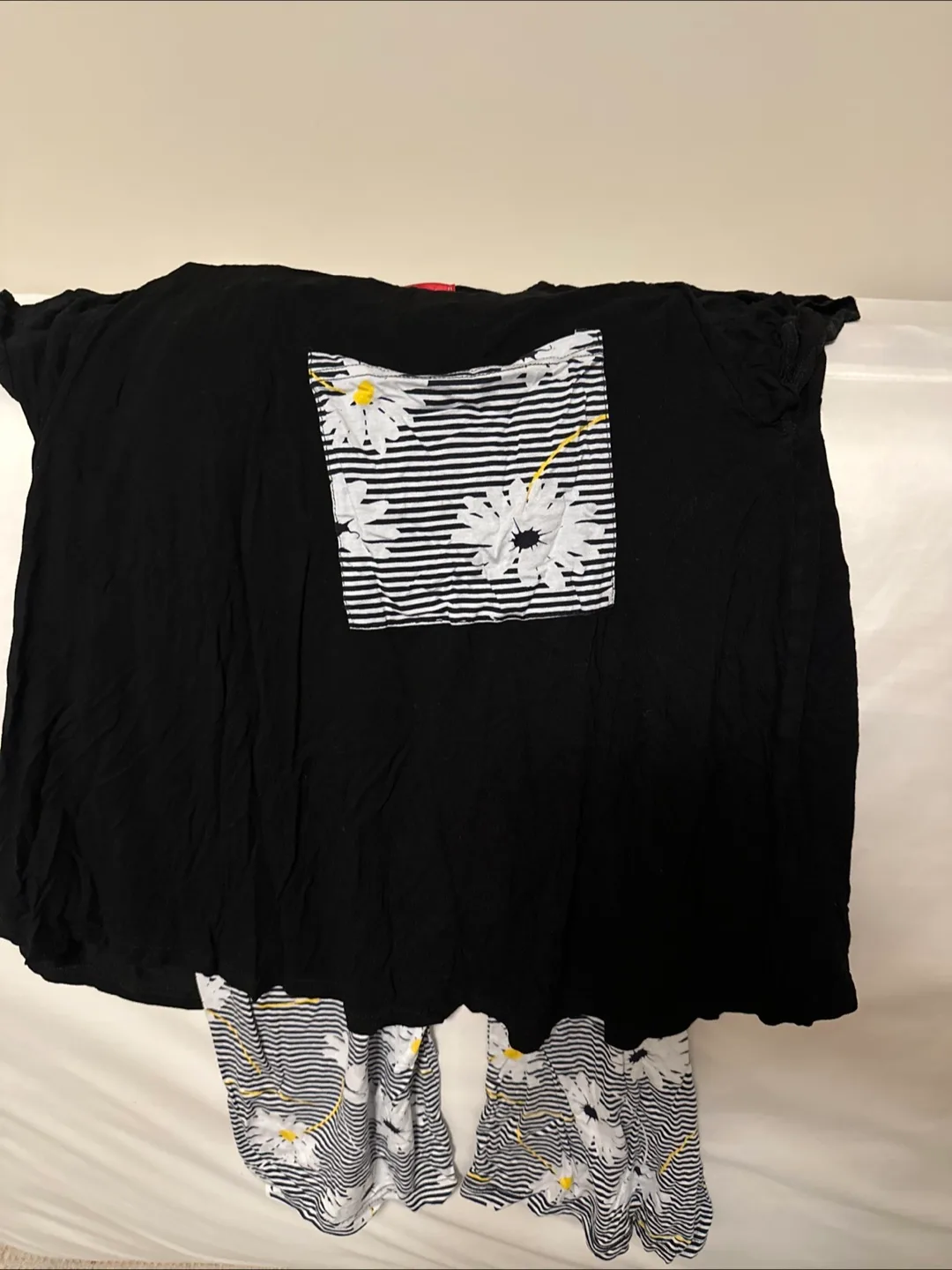 Cute Black Pajama Set with Floral Details thumbnail