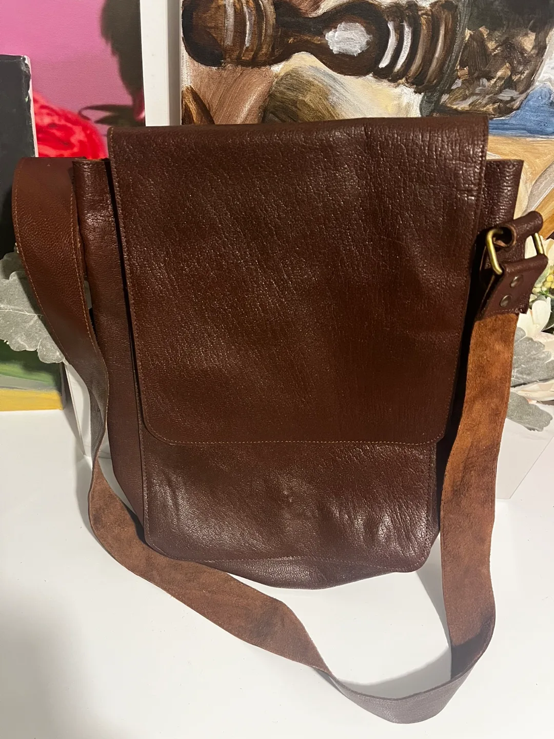 Brown Leather Messenger Bag image indicator(2)