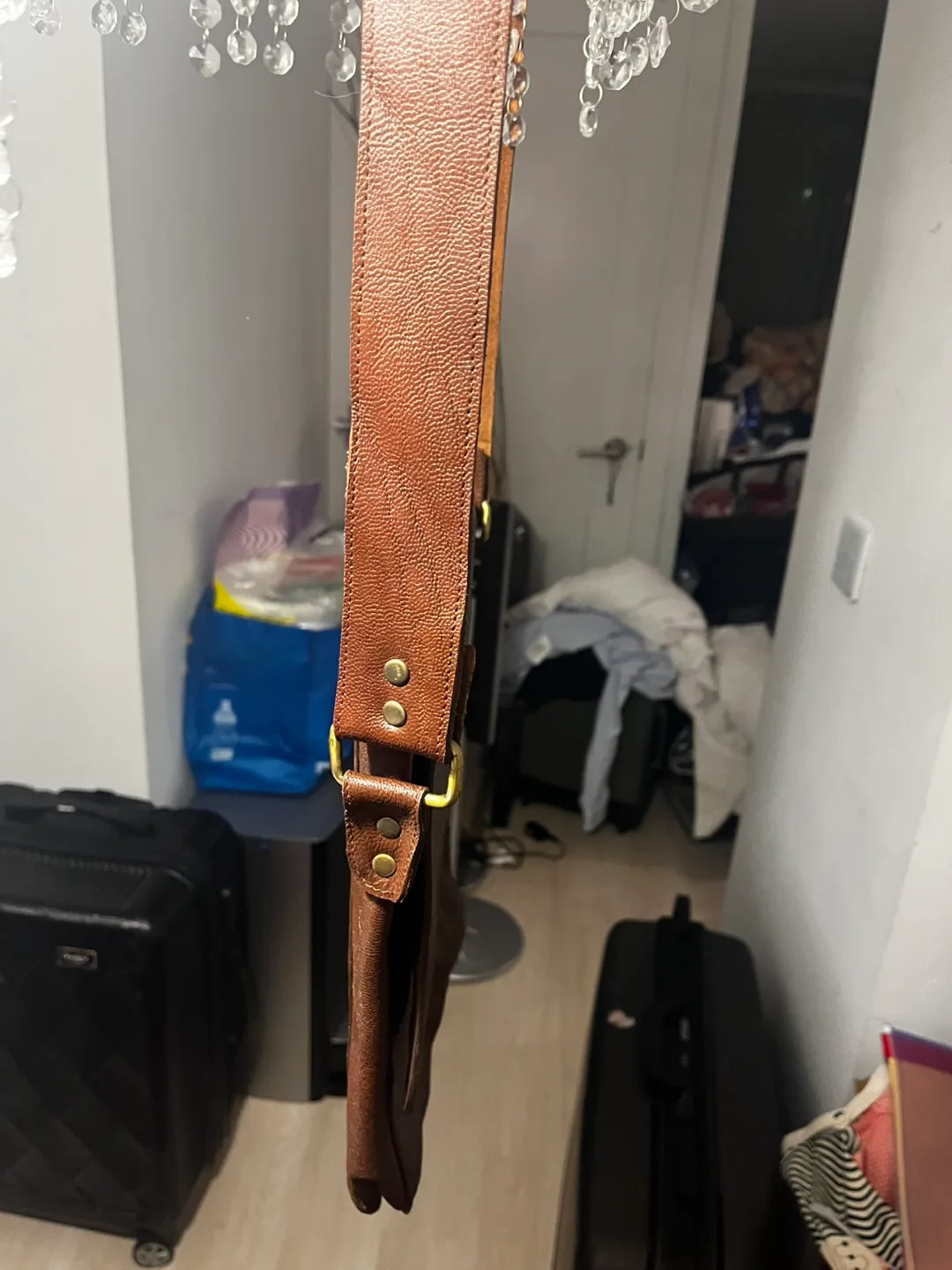 Brown Leather Messenger Bag image indicator(10)