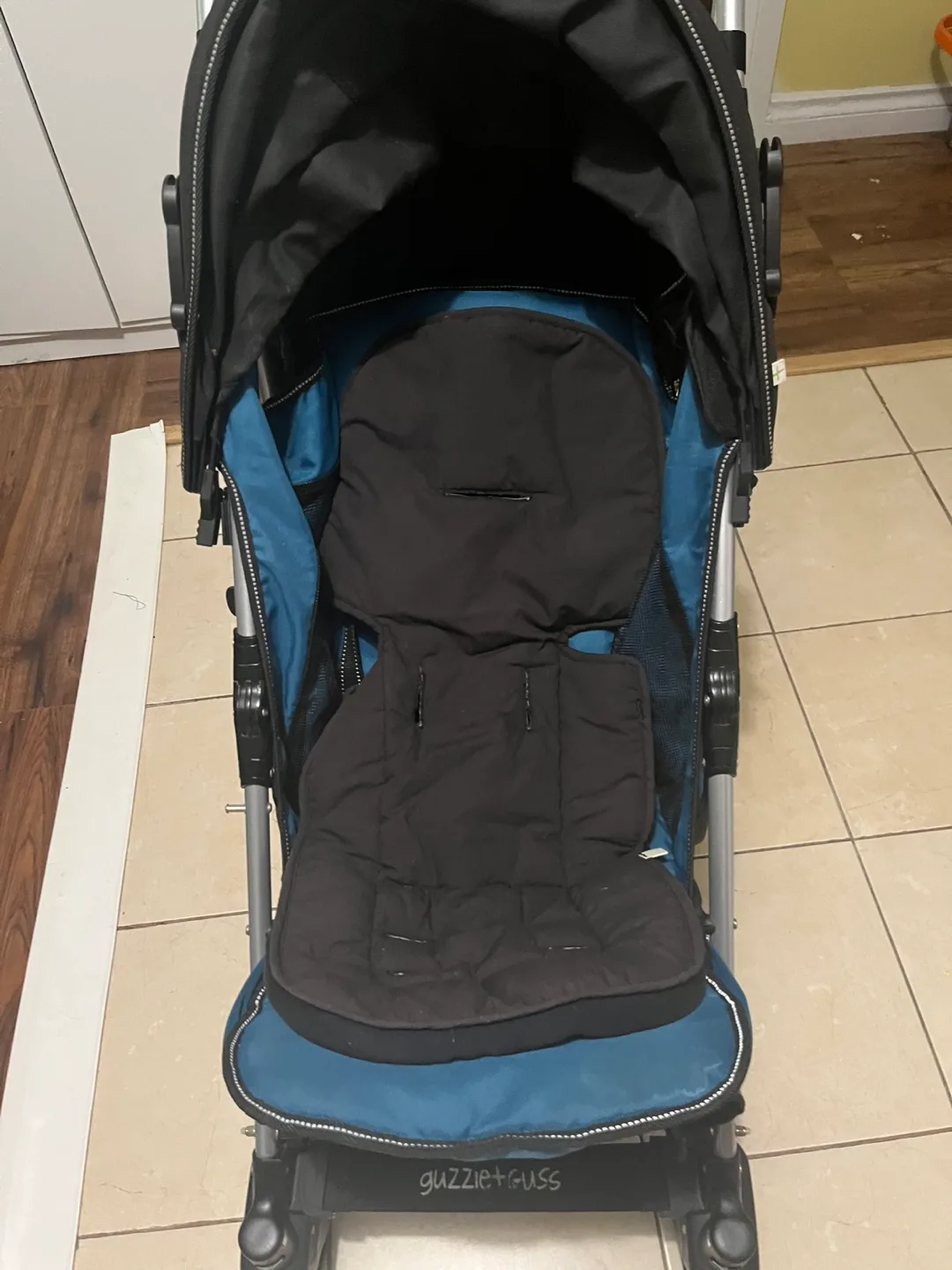 Guzzie+Guss Stroller - Blue & Black image indicator(3)