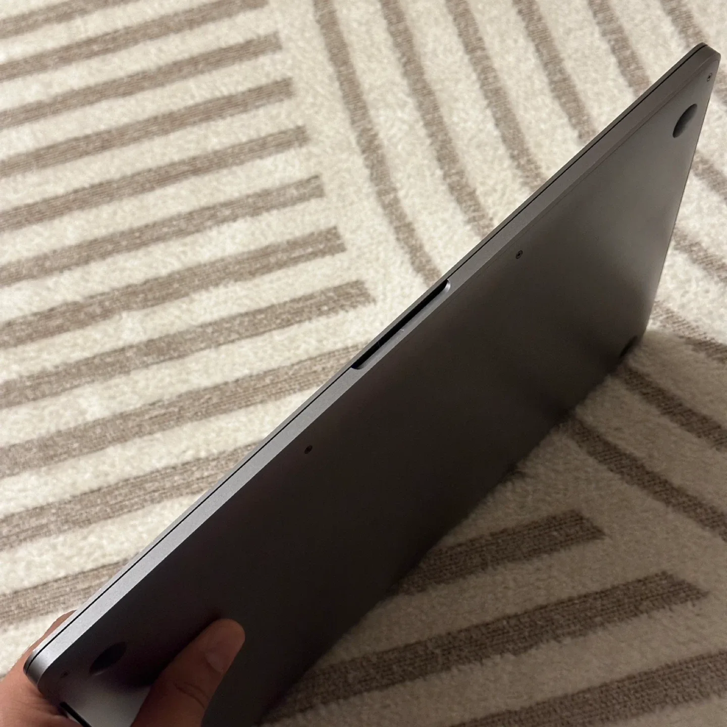 Apple MacBook Pro - 2018 - 15 inches - i7 16/512 GB - Space Grey image indicator(8)