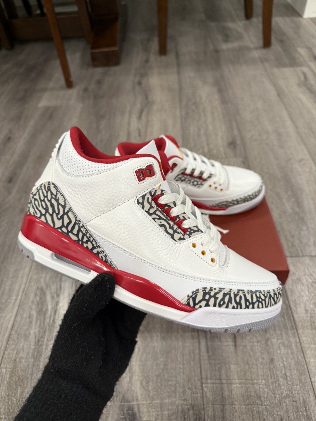 Jorden 3 Retro Cardinal Red