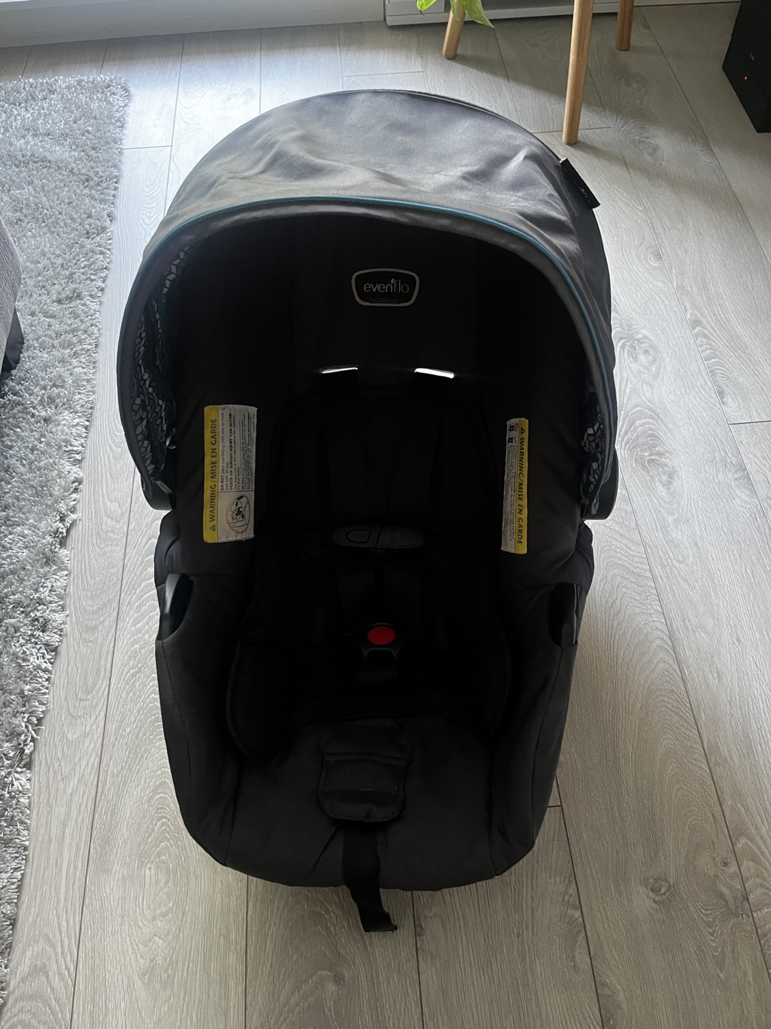 Evenflo LiteMax Sport Infant Car Seat - photo 2