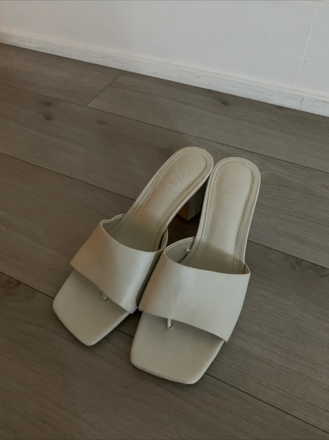 Zara Cream Heeled Sandals - Size 37