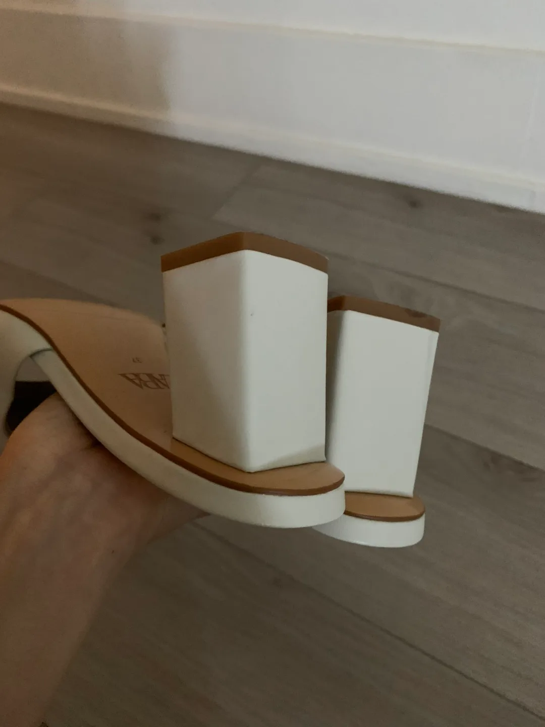 Zara Cream Heeled Sandals - Size 37 image indicator(2)