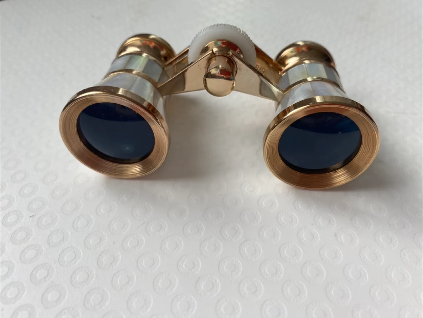 Tasco 3x Opera Glasses - Gold & Mother of Pearl image indicator(3)