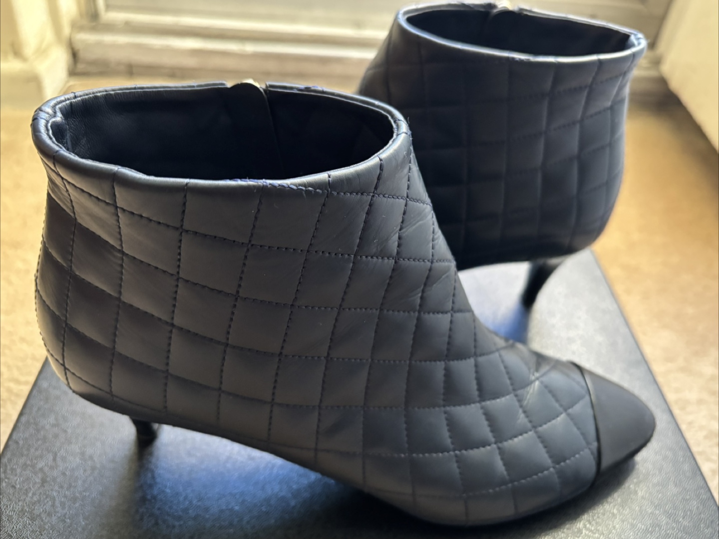 Authentic Chanel Quilted Leather Ankle Boots navy blue - photo 3