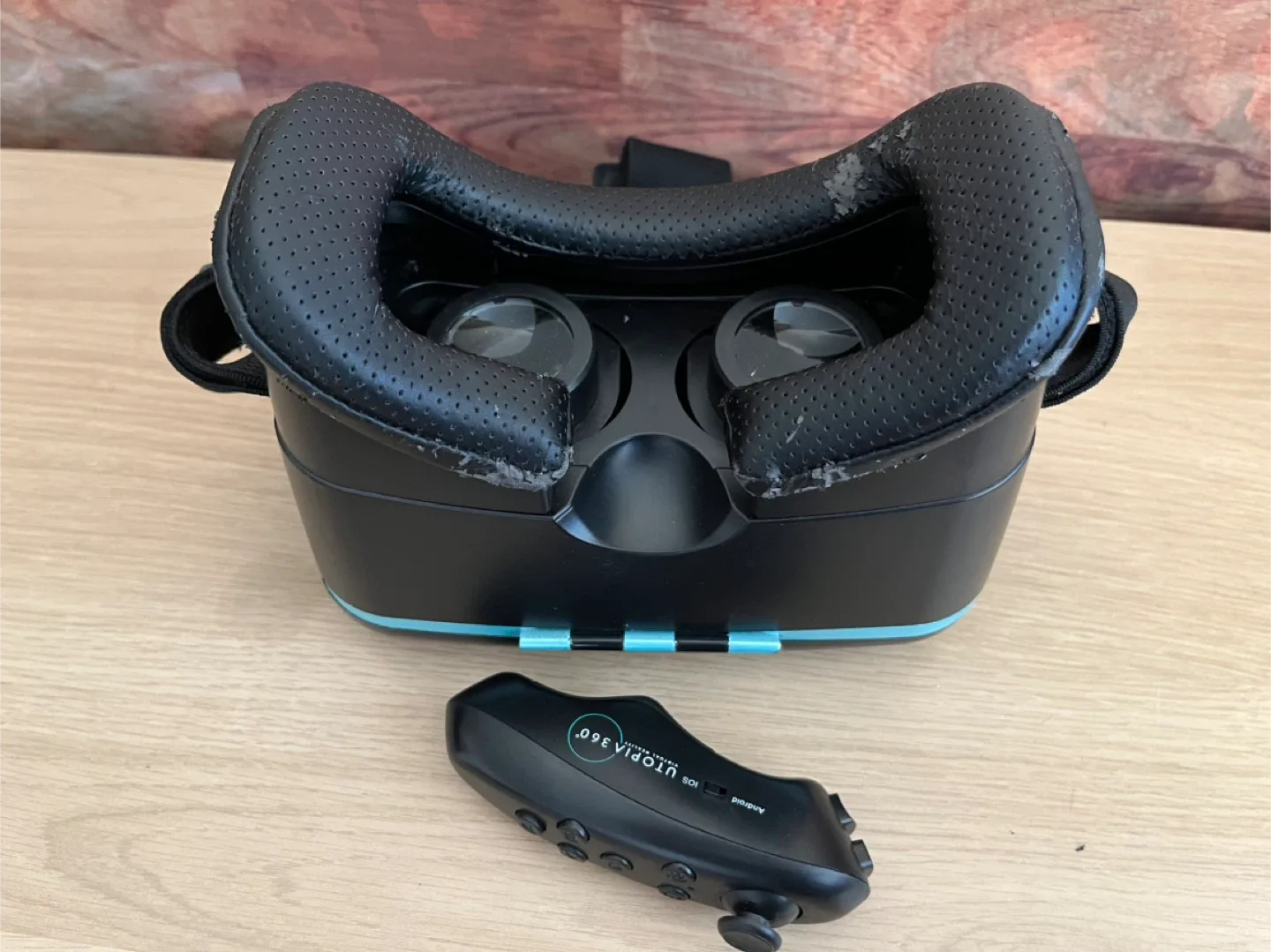 Utopia 360° Virtual Reality Headset & Remote image indicator(3)