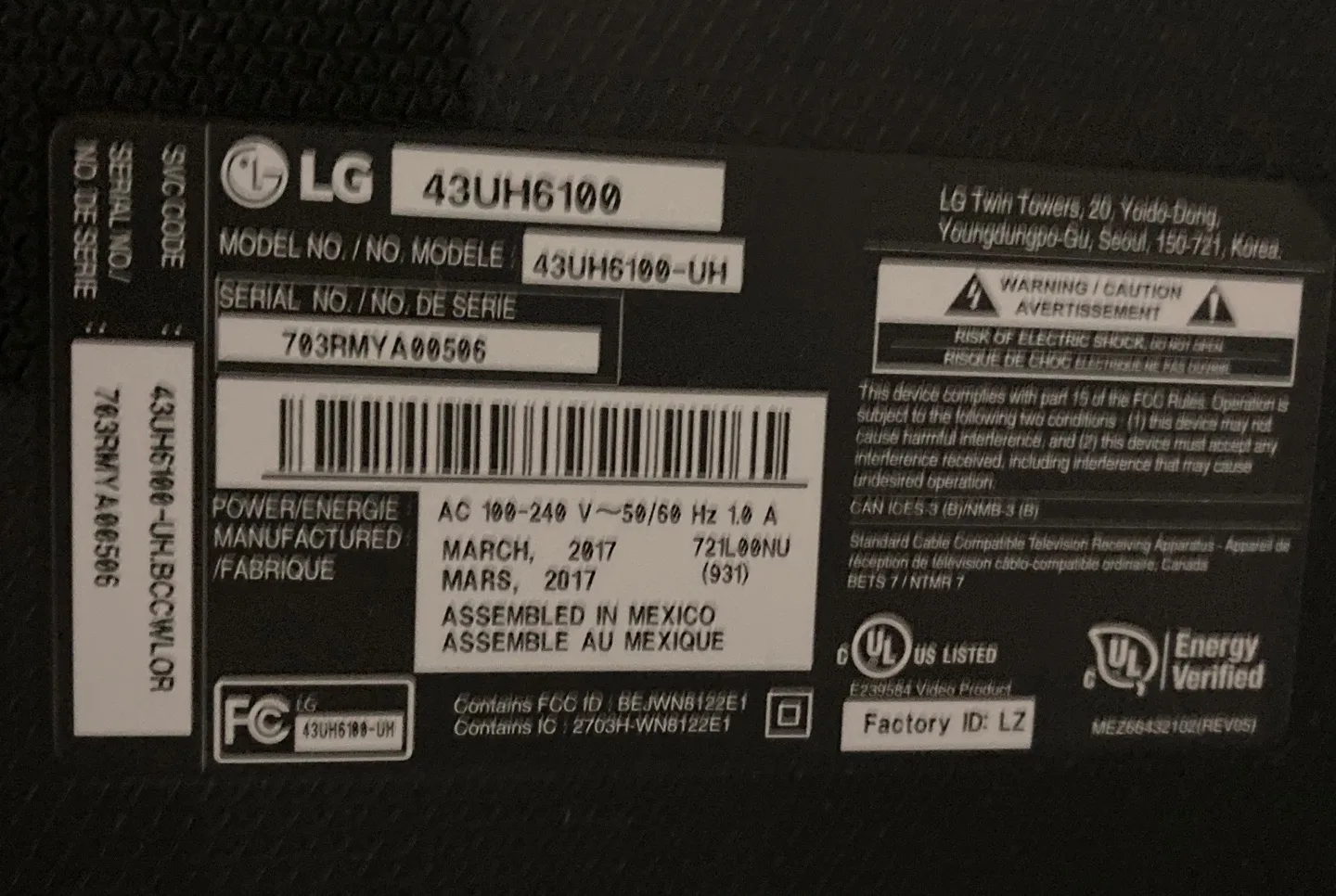 LG 43UH6100 43" TV - like new image indicator(2)