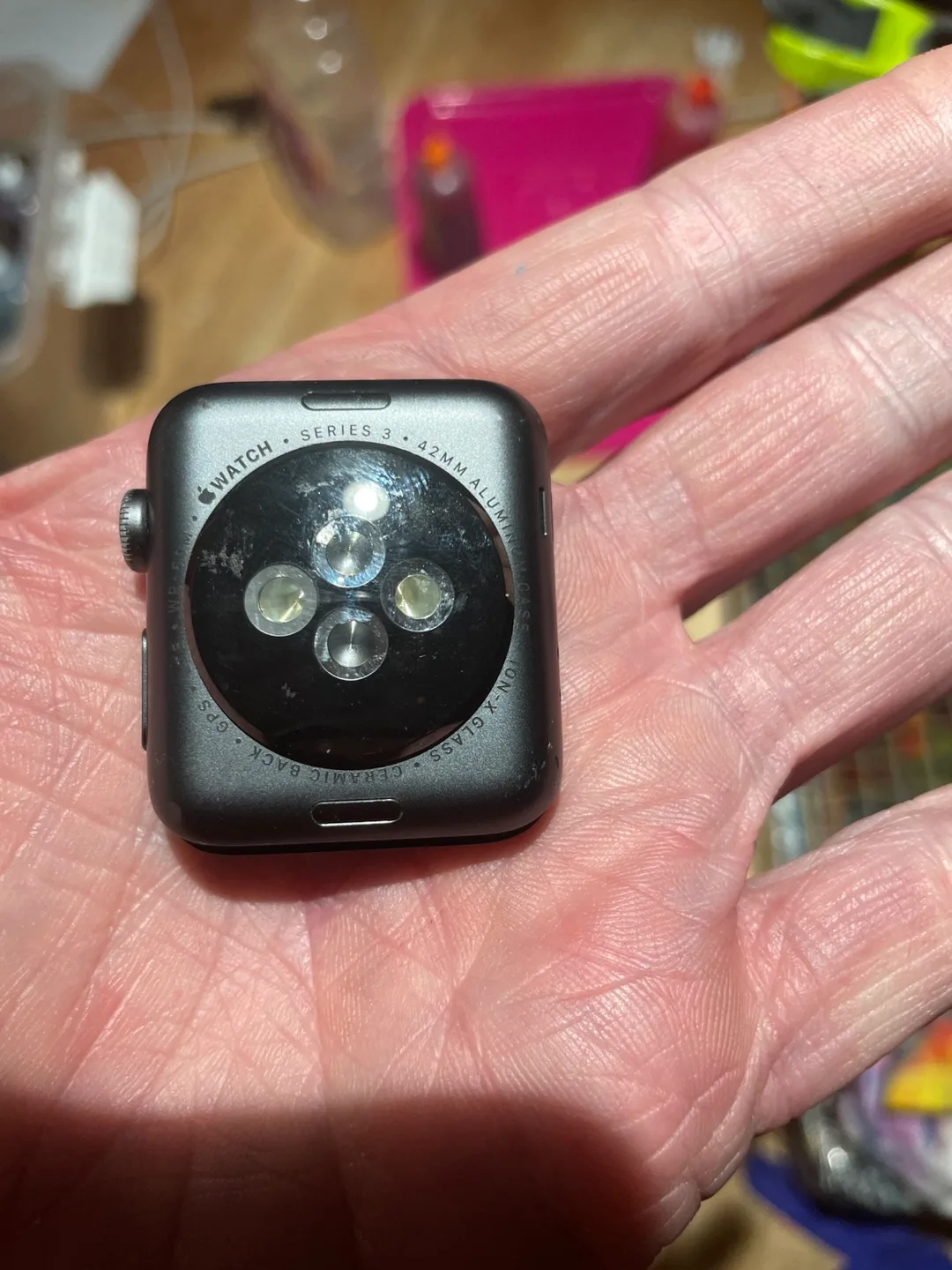 Apple Watch Series 3 42mm FOR PARTS thumbnail