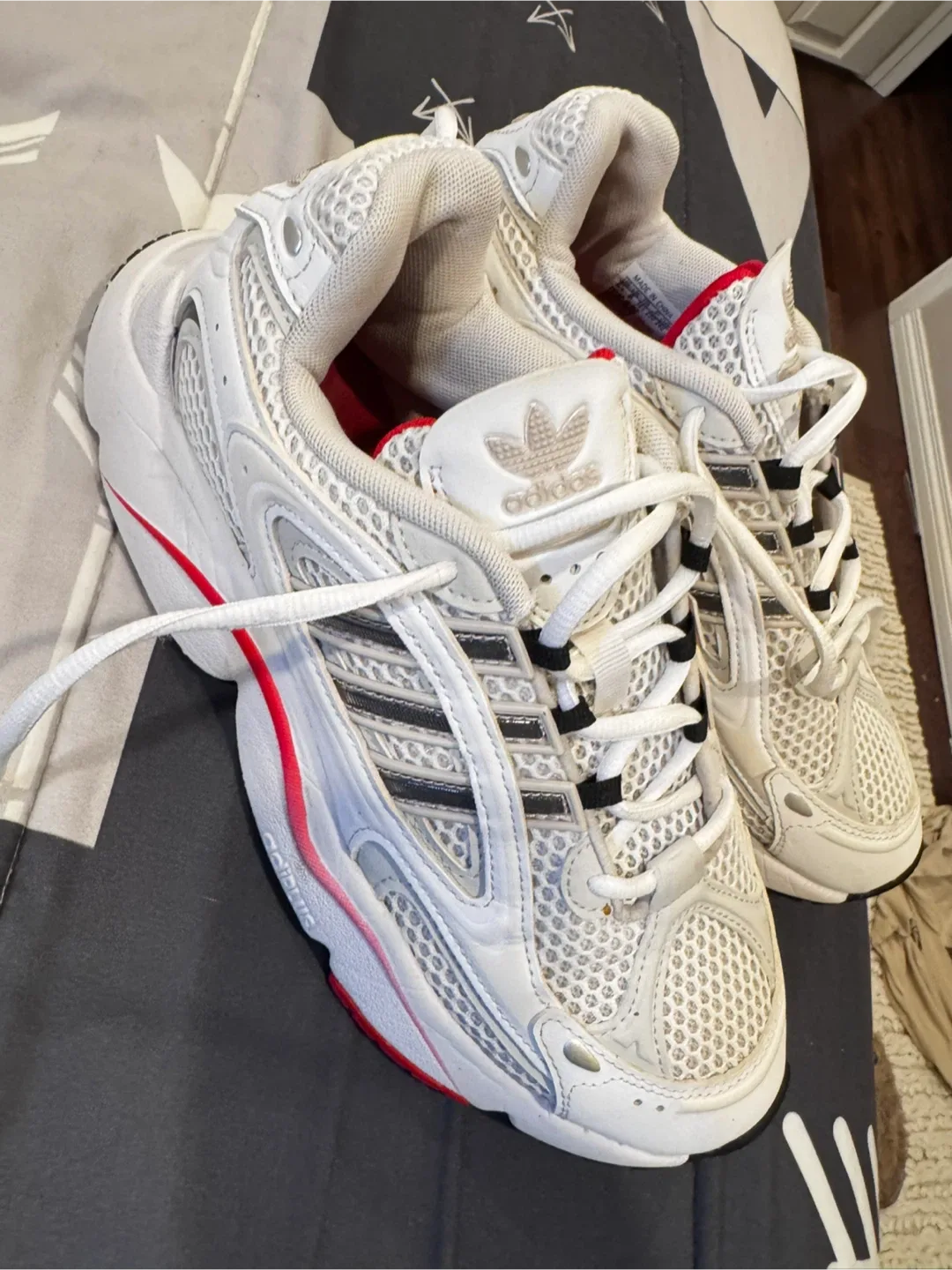 Adidas Response CL White Sneakers - US 6.5 thumbnail