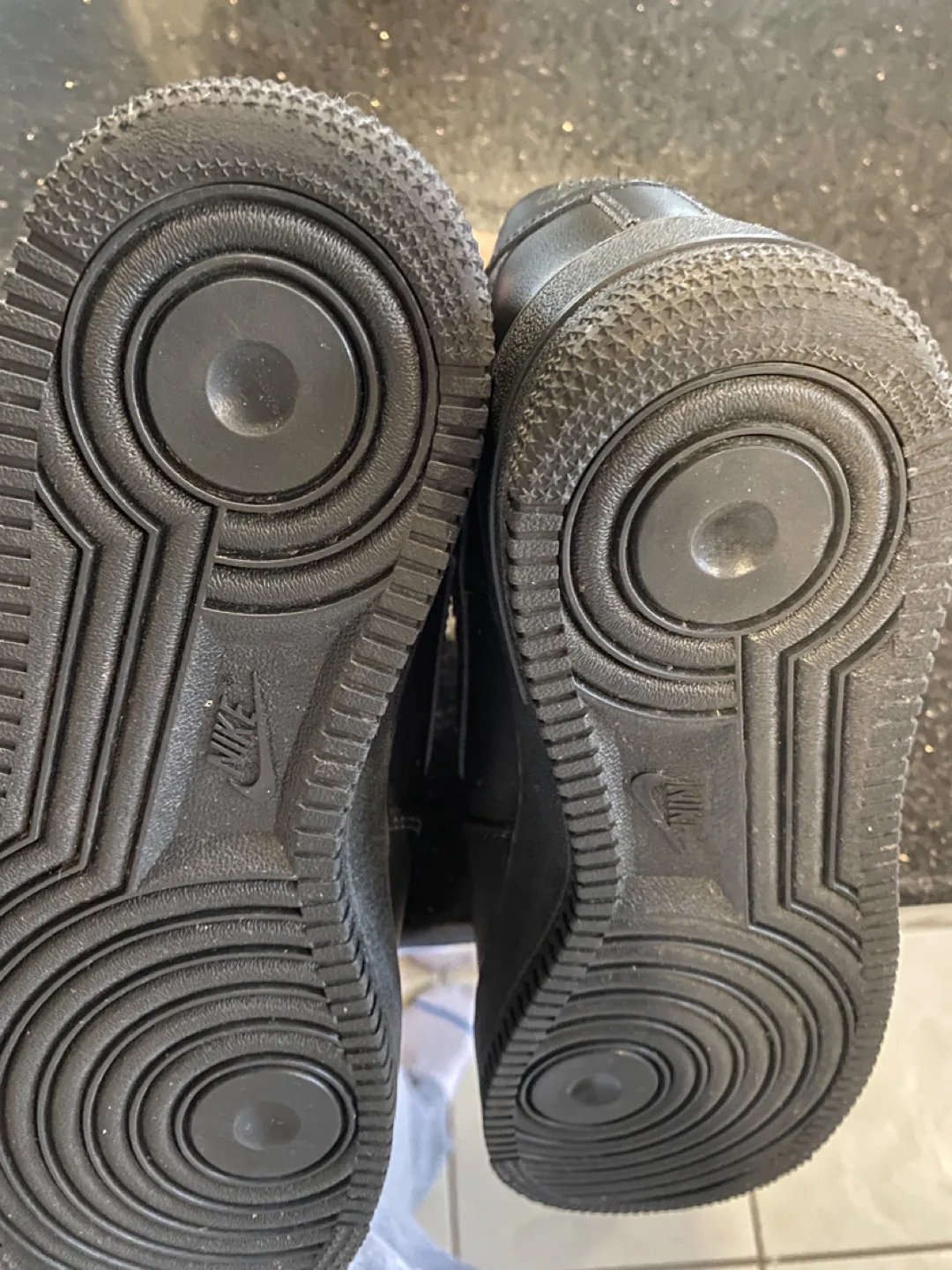 Nike Black Air Force 1 (Size 9M) image indicator(4)