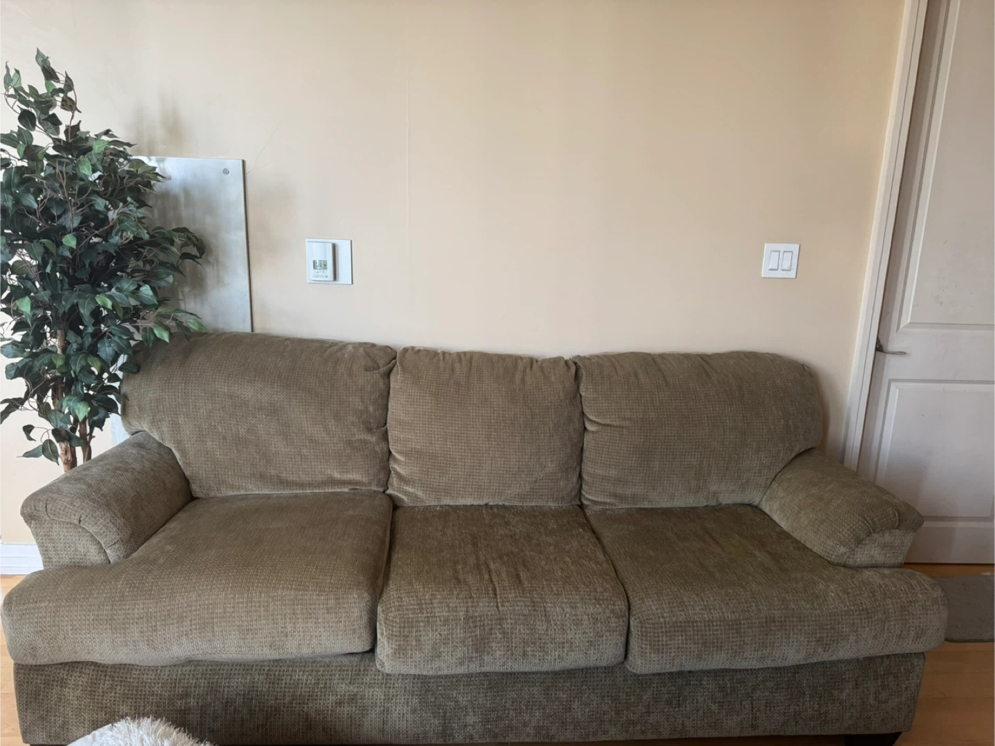 Moving out- Comfortable Three-Seat Sofa - Good Condition! - photo 3