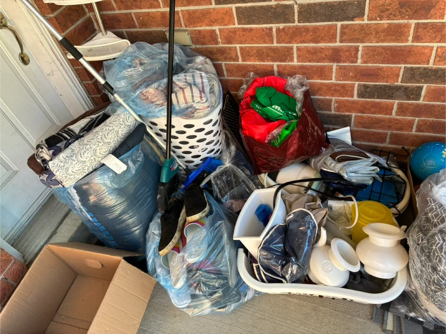 FREE! FREE! FREE! Household items image indicator(3)