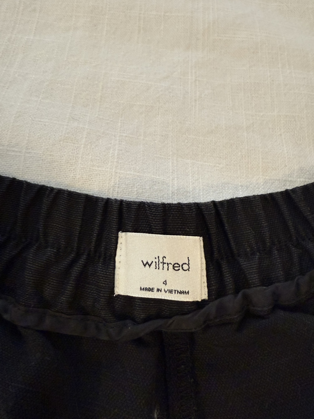 Wilfred Black Linen Shorts - Size 4 - photo 3