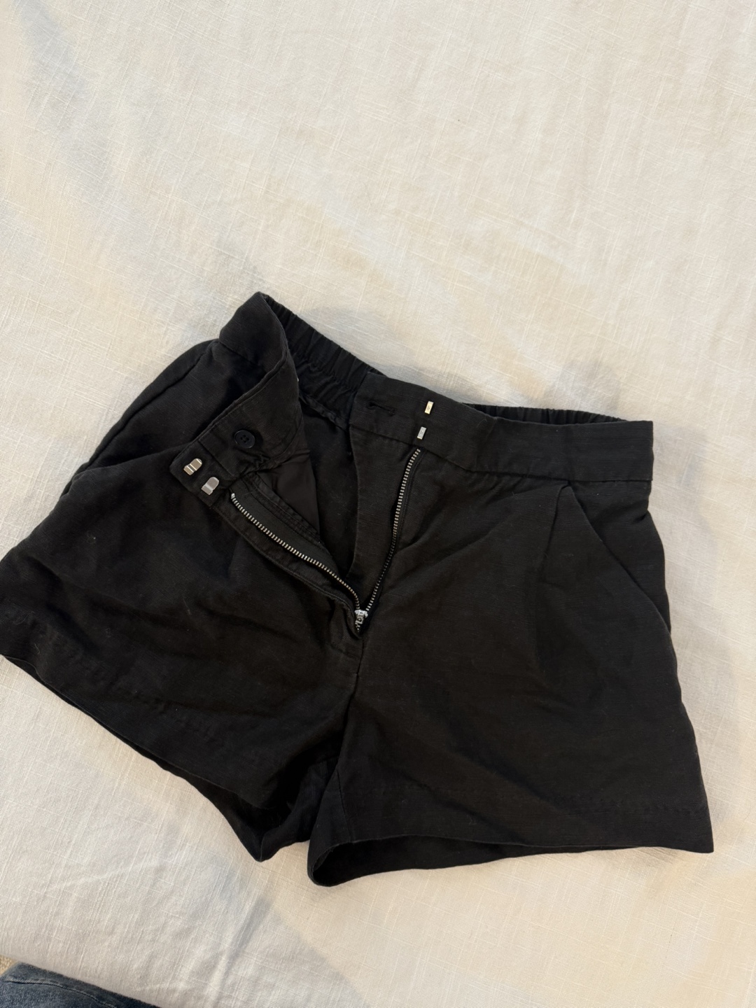 Wilfred Black Linen Shorts - Size 4 - photo 2