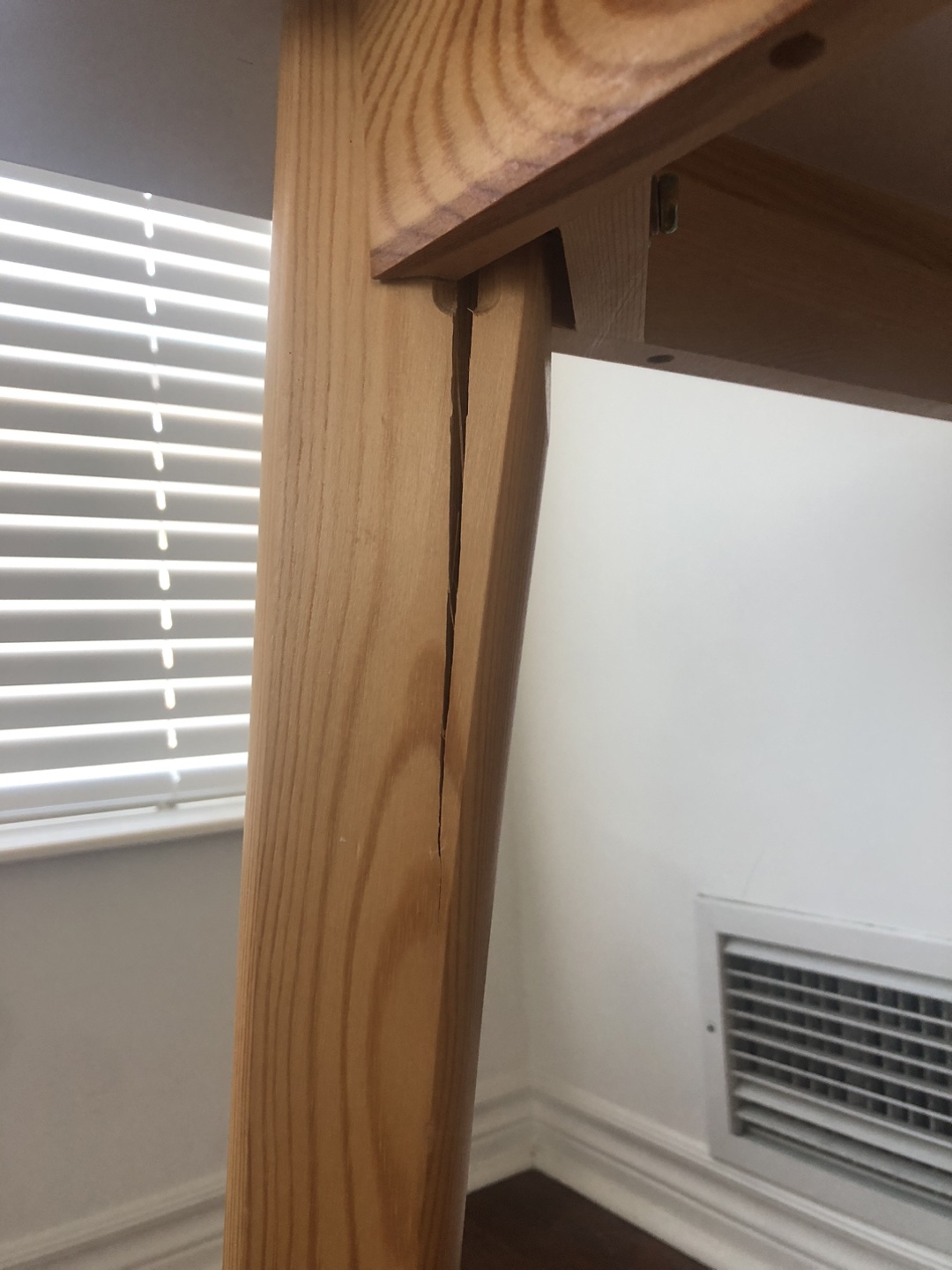 FREE Wooden dining table / desk - photo 4
