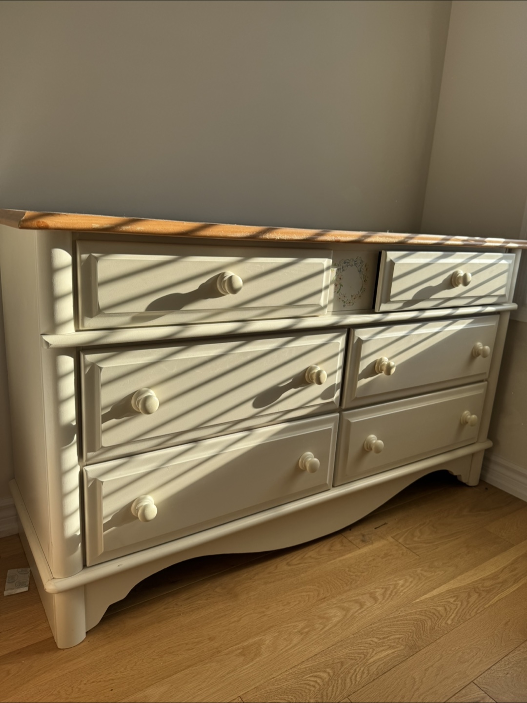 White 6-Drawer Dresser with Wood Top - photo 2