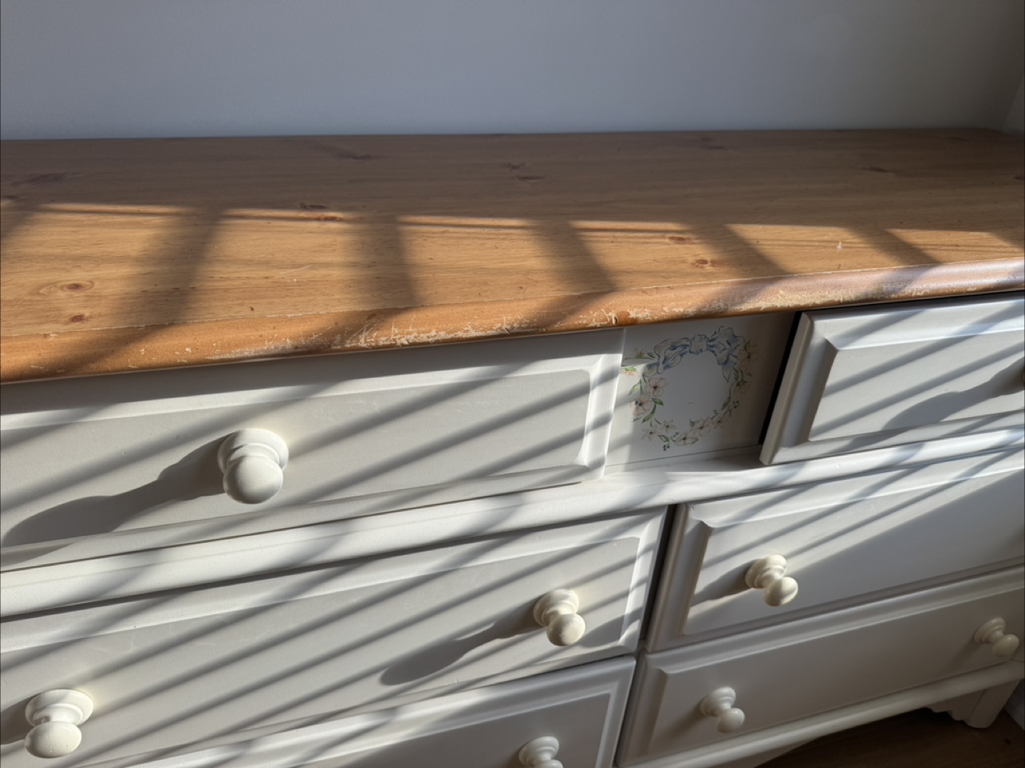 White 6-Drawer Dresser with Wood Top - photo 4