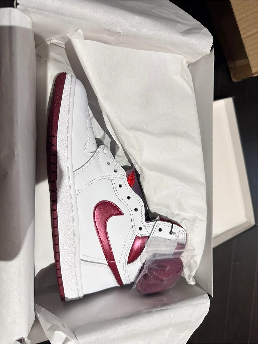 Nike Air Jordan 1 Low White/Bordeaux 9.5 thumbnail