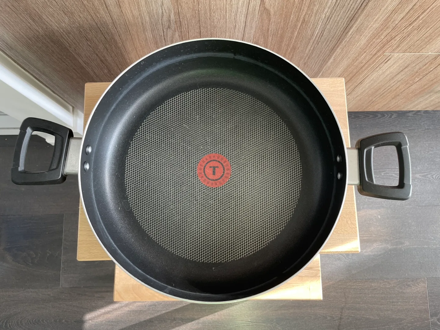 Tefal Wok Pan with Lid - 30cm image indicator(2)