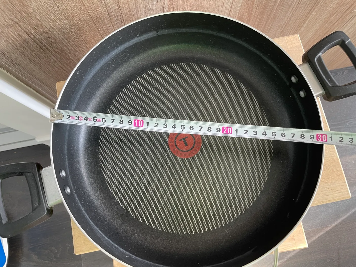 Tefal Wok Pan with Lid - 30cm image indicator(4)