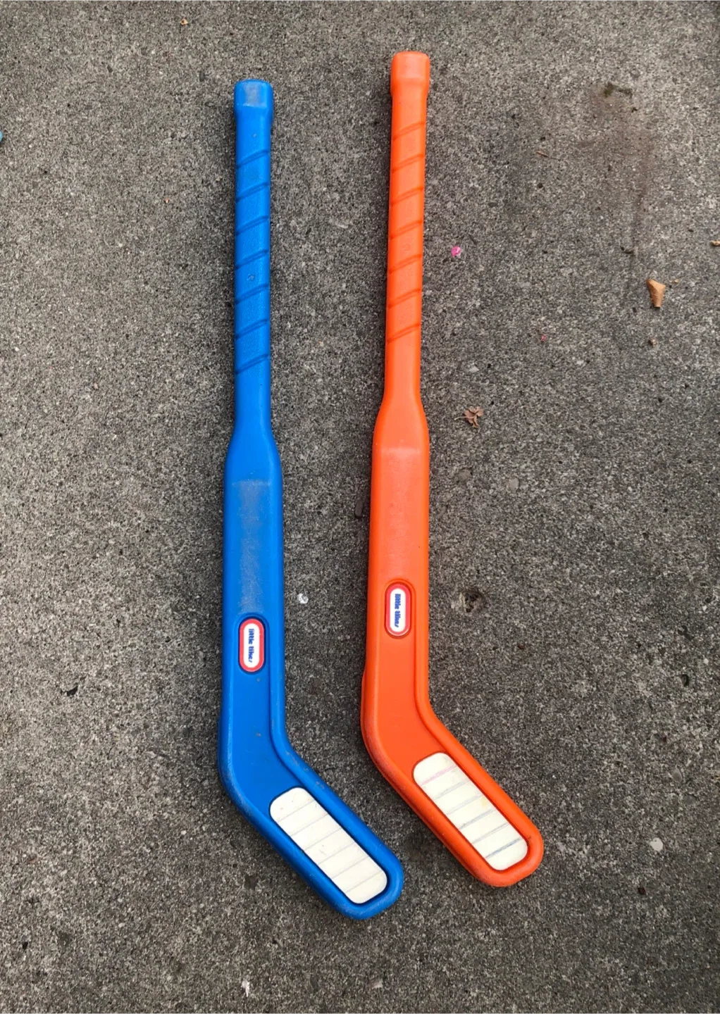 🆓 toy - Little Tikes Hockey Sticks - Blue & Orange thumbnail