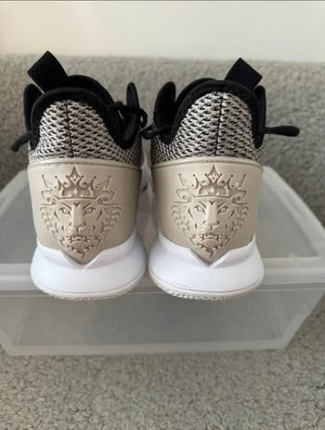 Nike LeBron Witness 4 Basketball Shoes - US 11 - photo 3