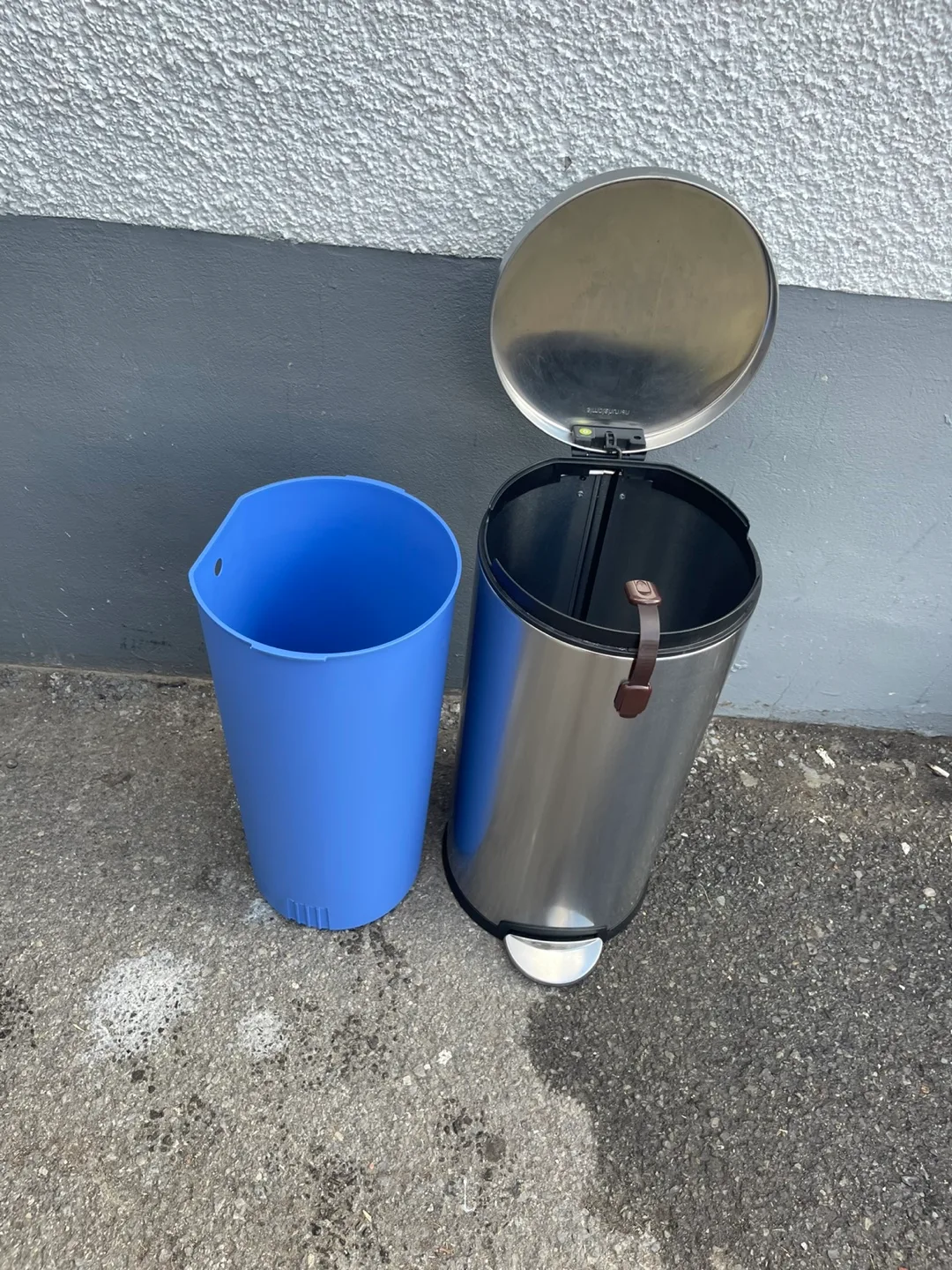 Stainless Steel Step Trash Can image indicator(3)