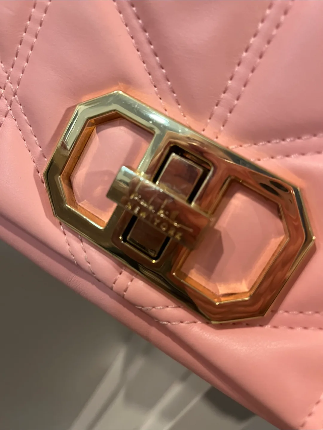 Nicole Miller purse image indicator(3)