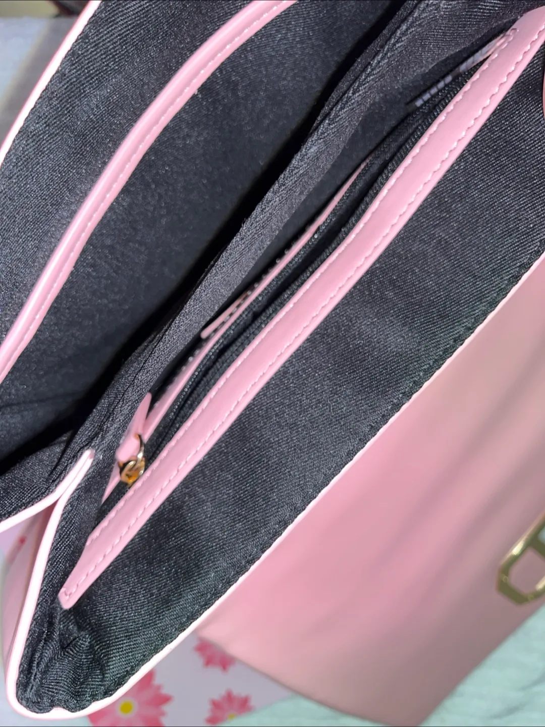 Nicole Miller purse image indicator(5)