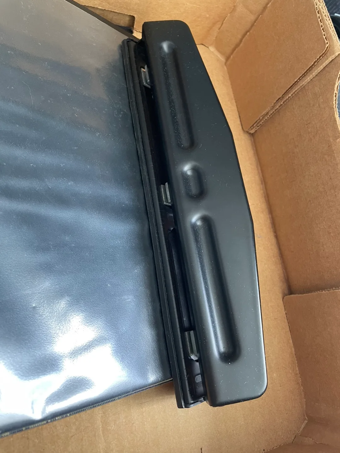 4 binders and a black hole punch image indicator(3)