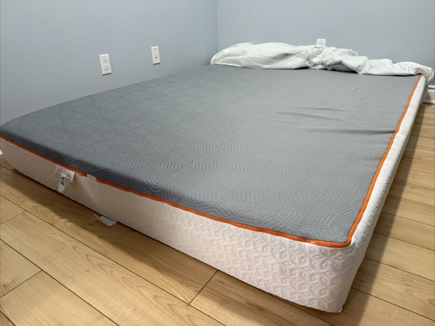 Queen Size Maxzzz 8” Memory Foam Mattress
