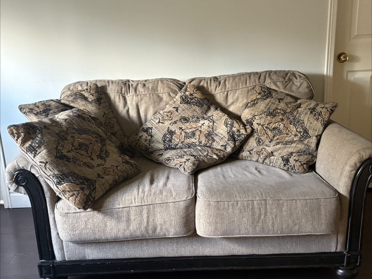 Comfortable Beige Sofa - photo 3