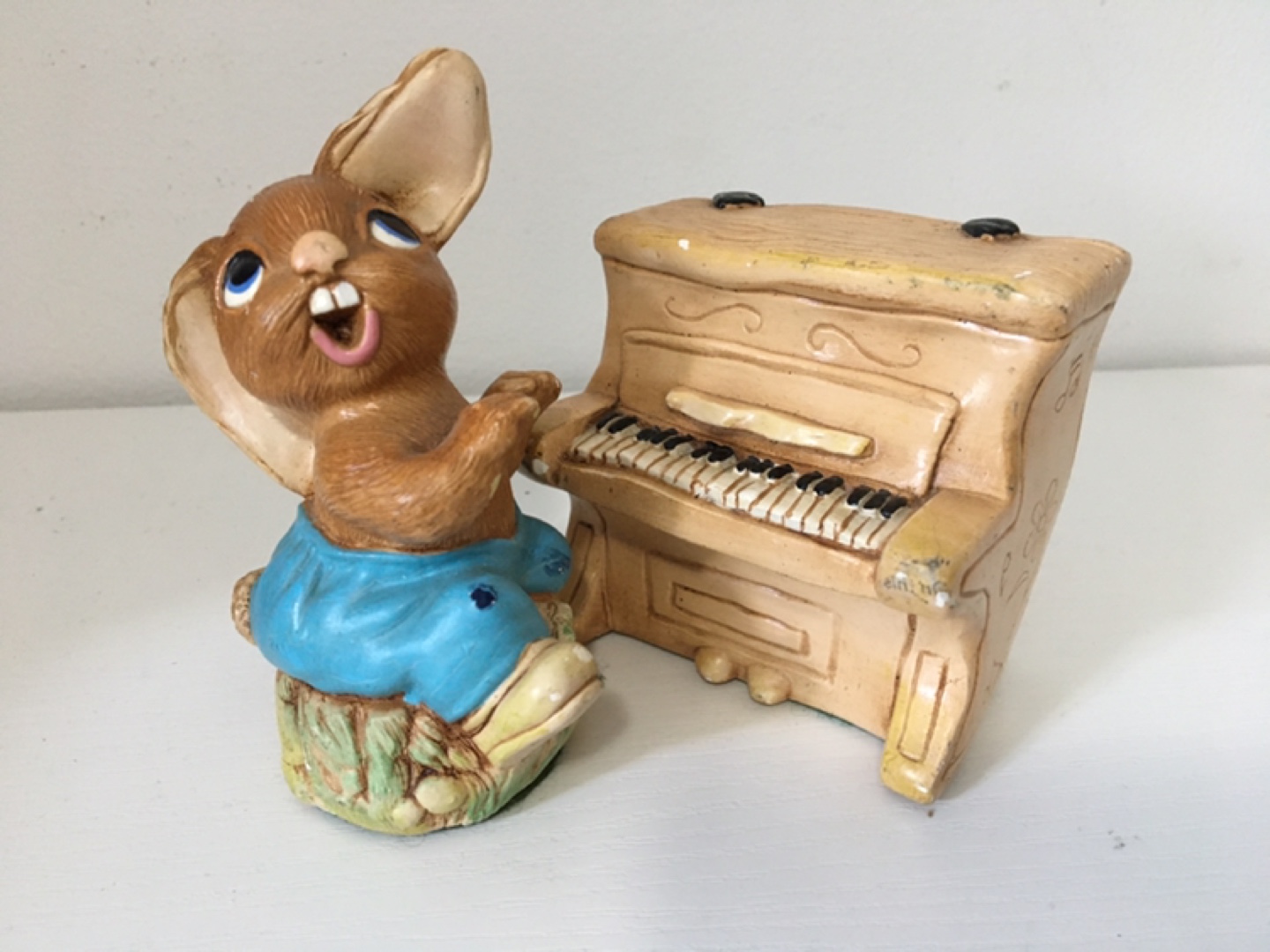Pendelfin Figurine Set - Bunny and Piano