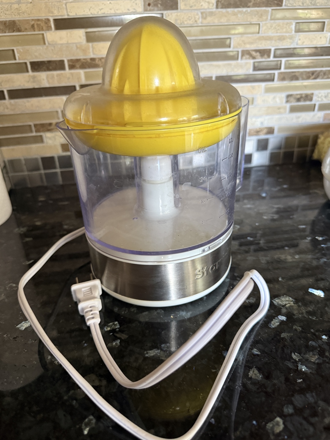 Starfrit Electric Citrus Juicer