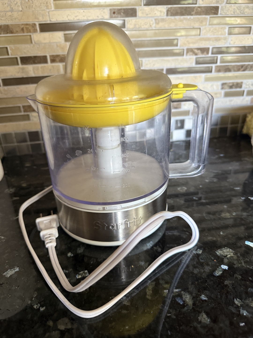 Starfrit Electric Citrus Juicer - photo 2