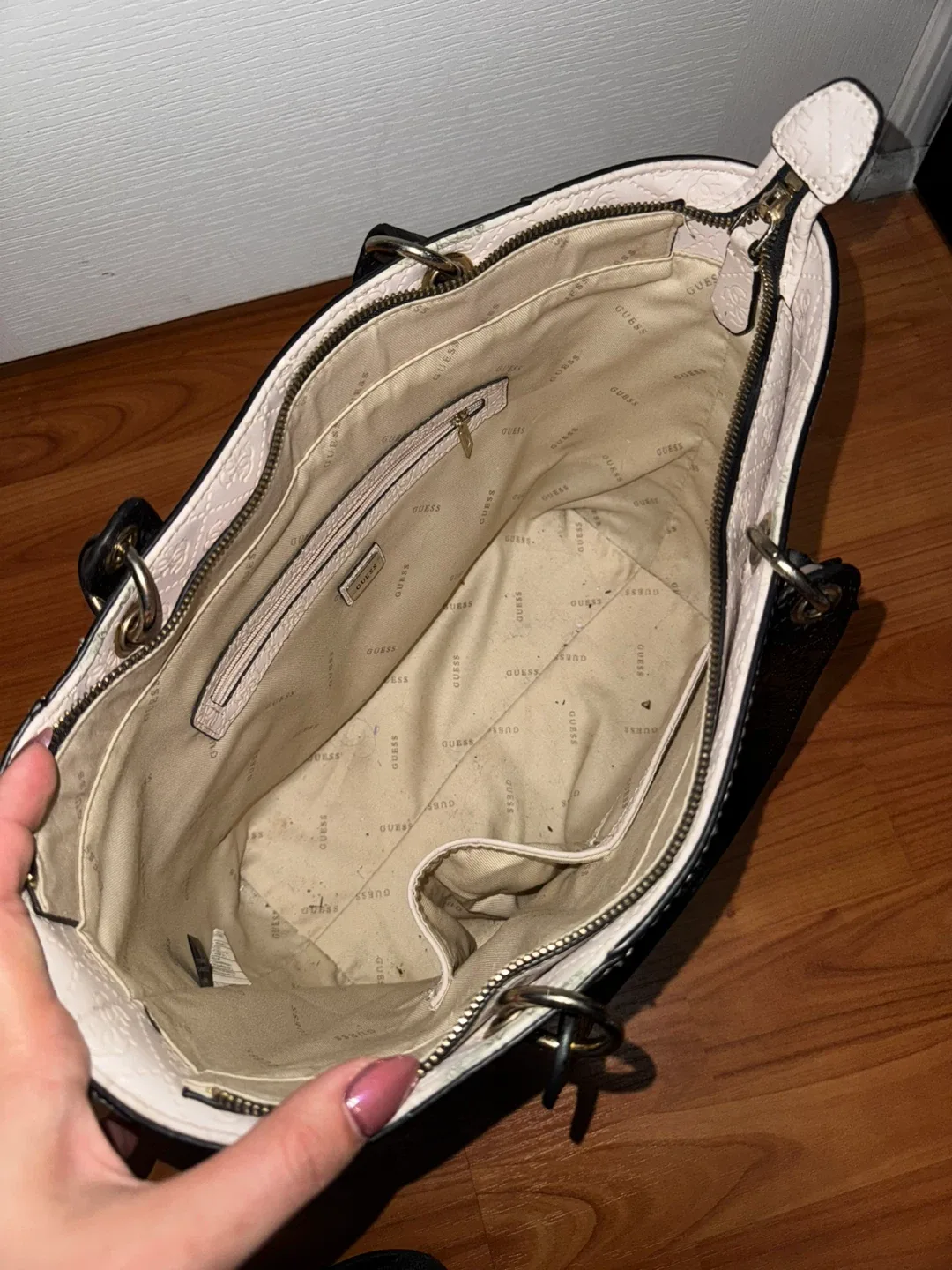 Guess Tote Bag - Black, White and Grey image indicator(3)