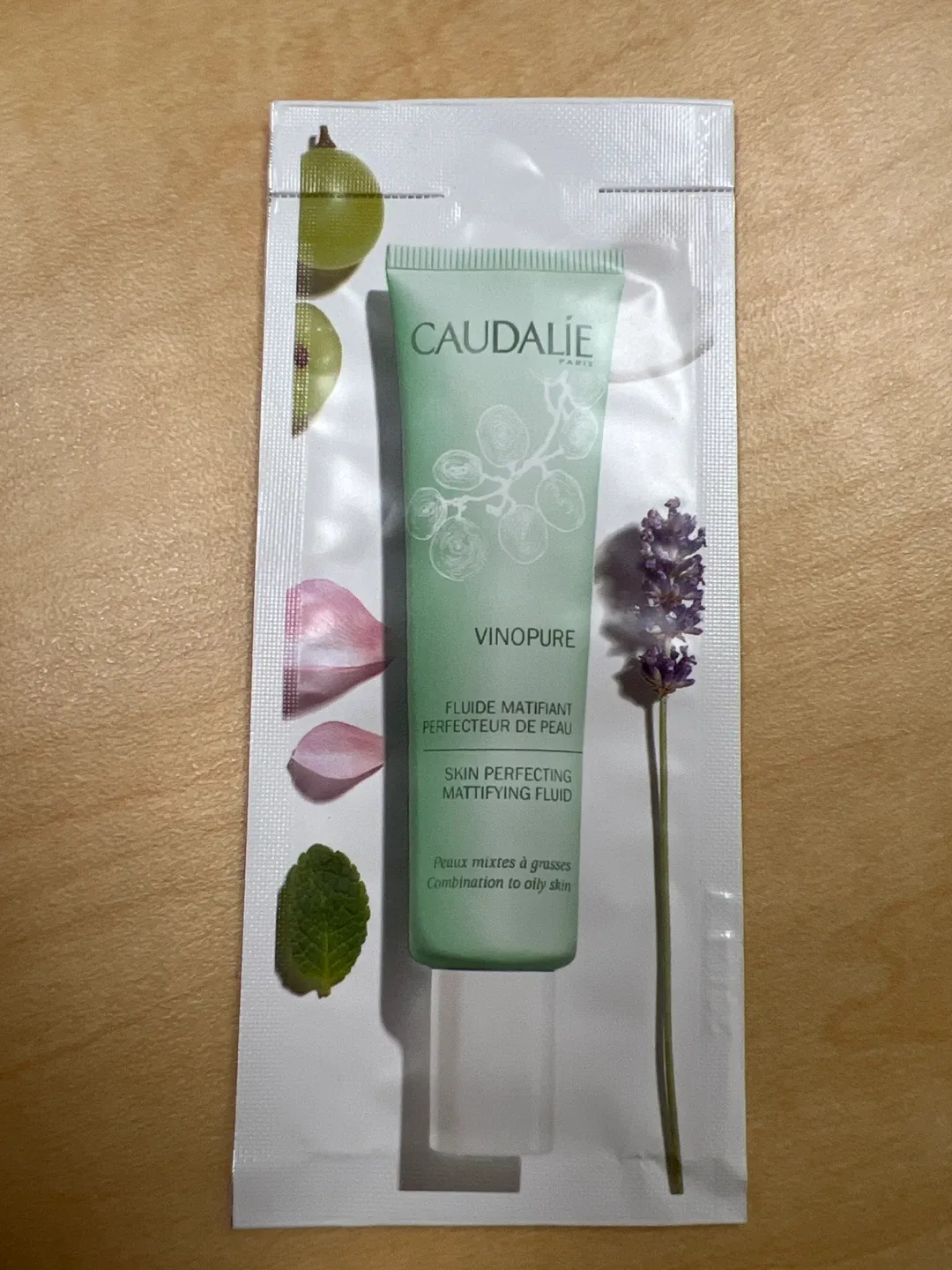 Caudalie Vinopure Skin Perfecting Mattifying Fluid thumbnail