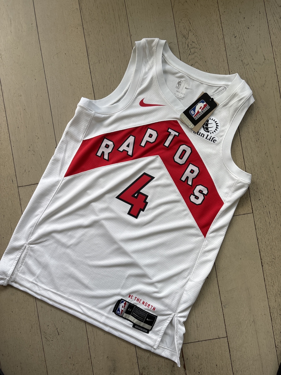Nike Raptors Barnes #4 Jersey - Size M