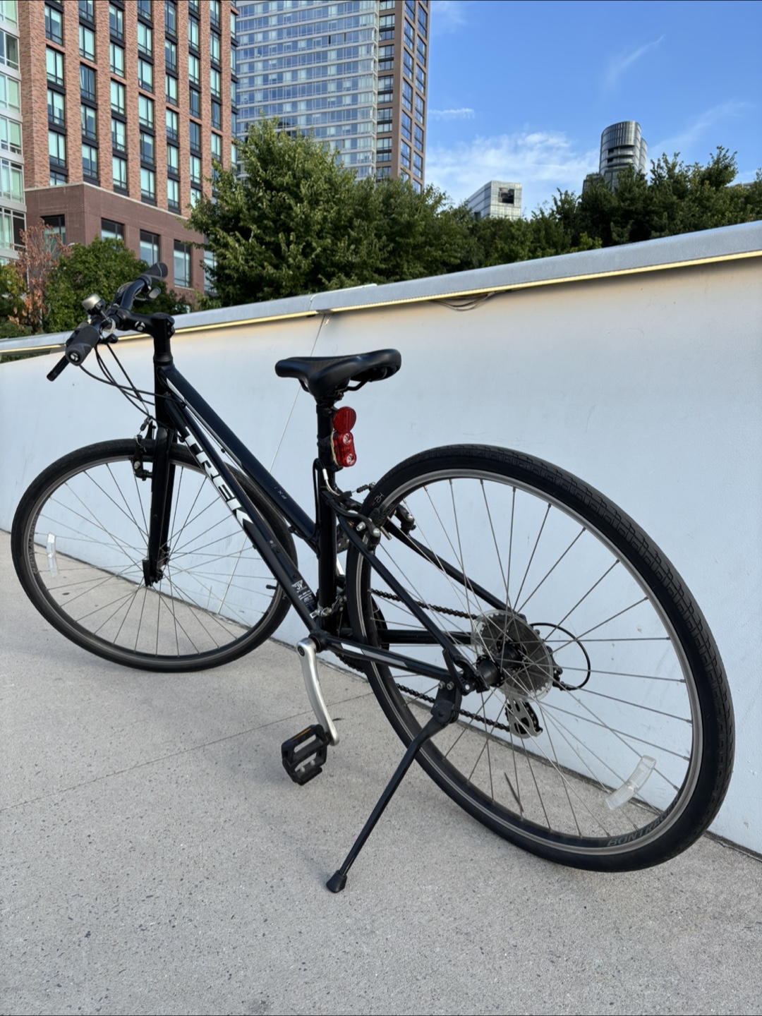 Trek Black Hybrid Women’s Bike - photo 2