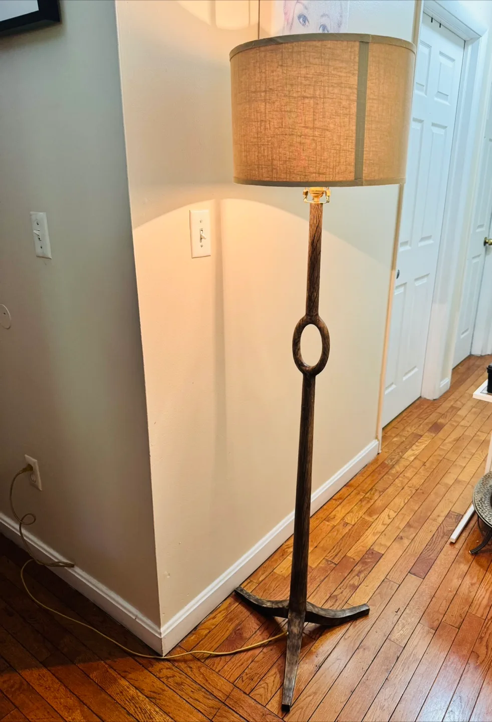 Safavieh Lighting Collection Floor Lamp image indicator(2)