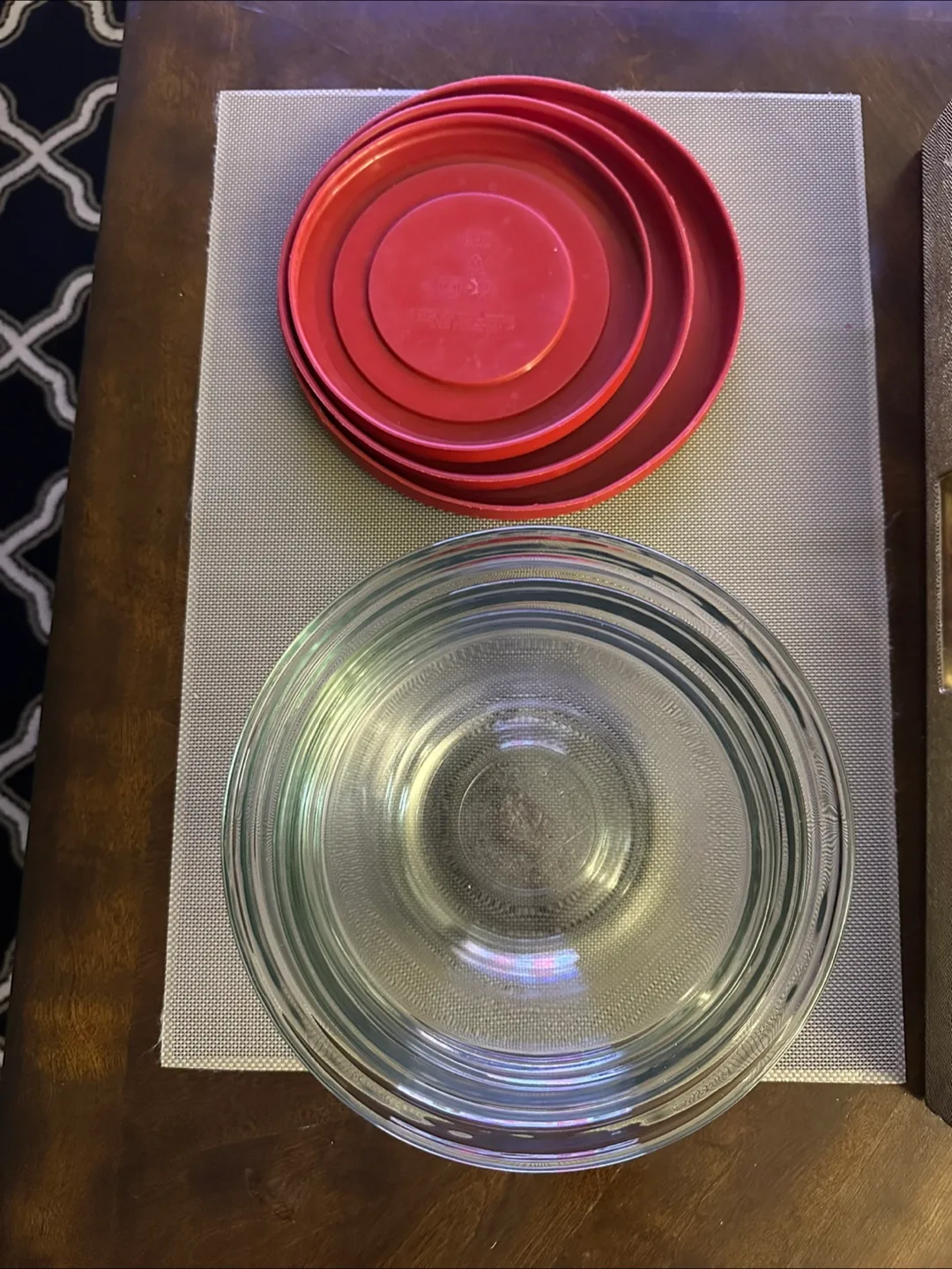 Red Plastic Lids & Glass Bowl Set thumbnail