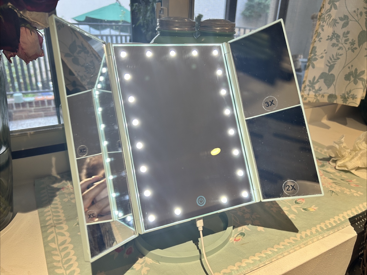 DeWEISN Tri-Fold Lighted Vanity Makeup Mirror - photo 2
