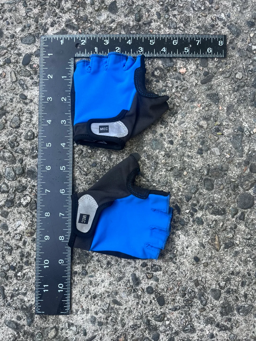 MEC Cycling Gloves - Black & Blue image indicator(2)