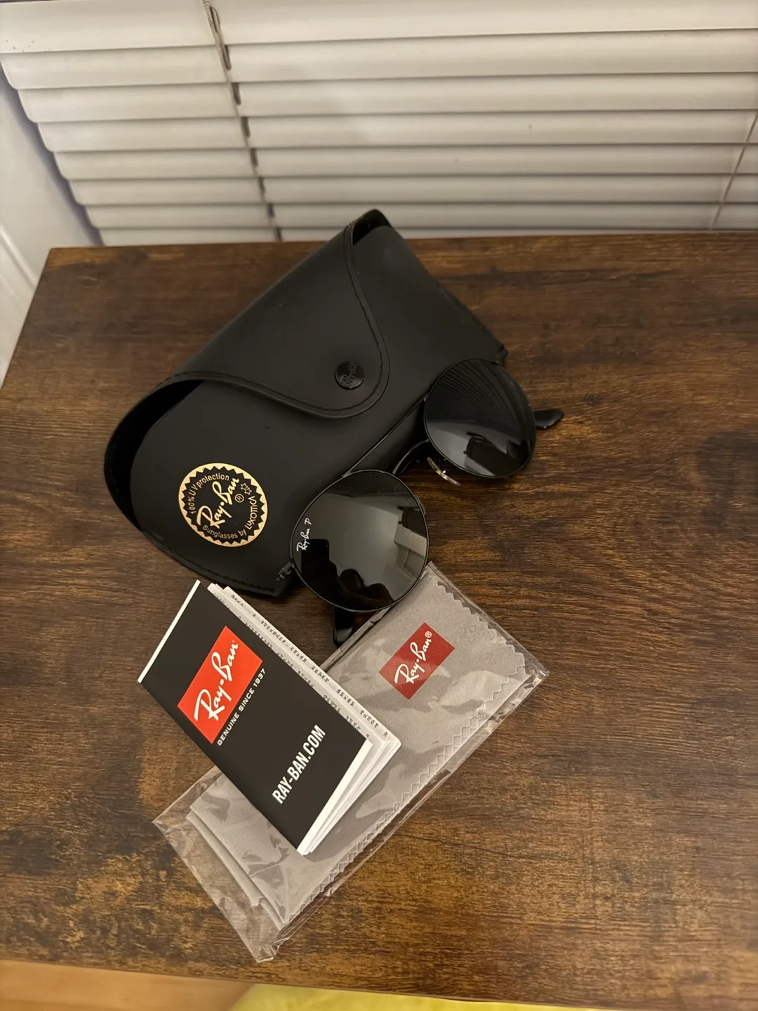 New Ray-Ban Round Metal women’s Sunglasses - Black image indicator(3)