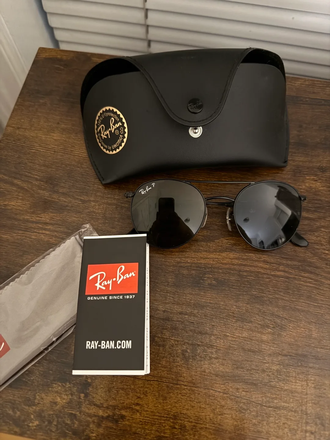New Ray-Ban Round Metal women’s Sunglasses - Black image indicator(2)
